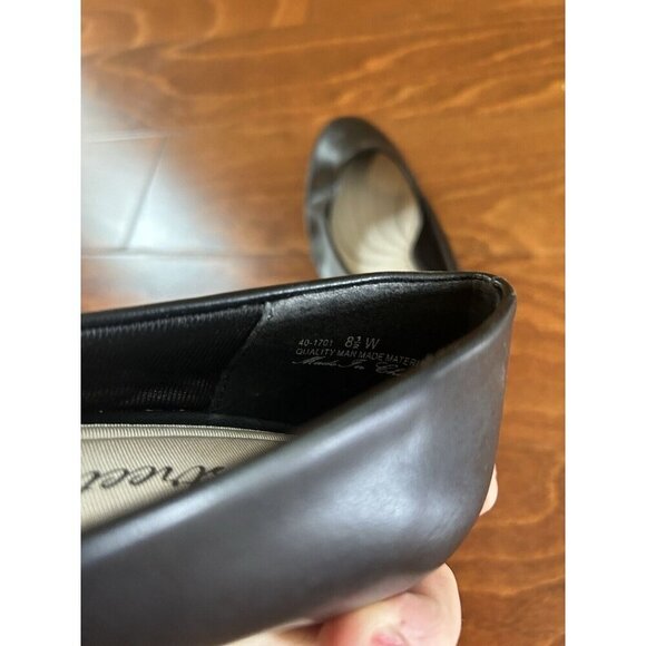 Easy Street Passion Round Toe Black Point Heel Pumps Black Closed Toe NEW 8.5 W - Picture 7 of 7